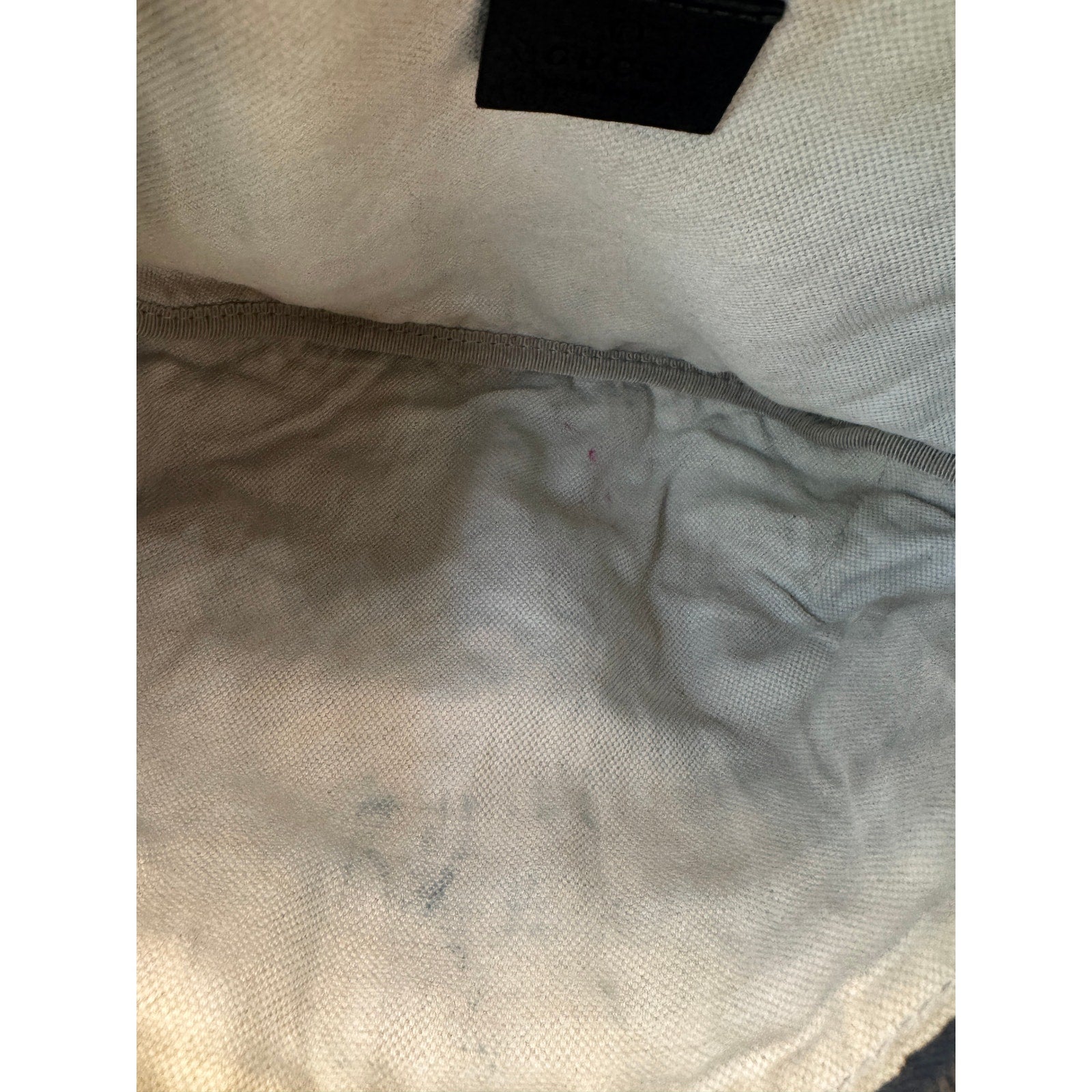 Gucci Logo Belt Bag in Black Calfskin Leather – Medium Size Gucci