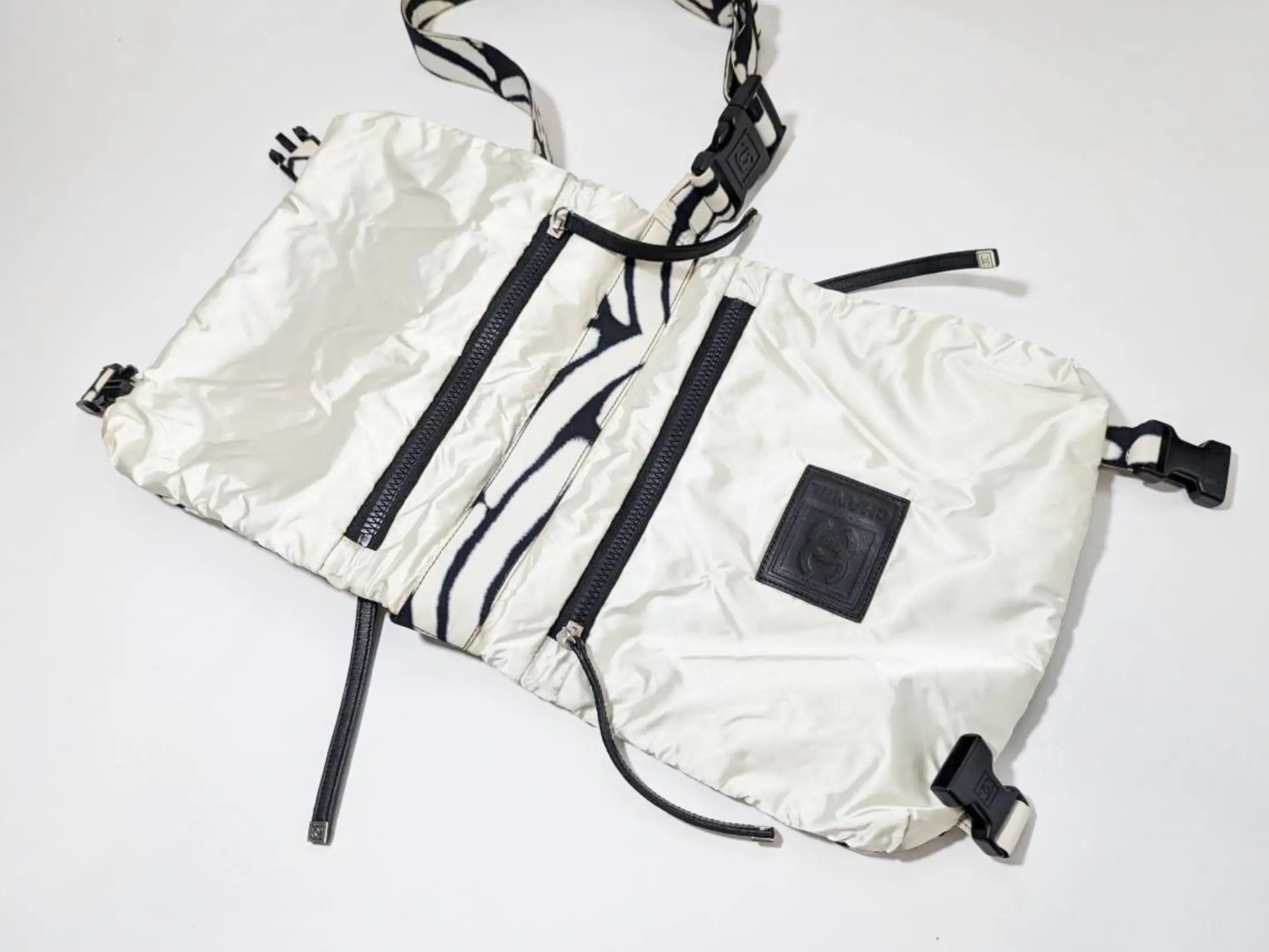 CHANEL Pre-Owned Sports Line abstract print shoulder bag - Vault No9