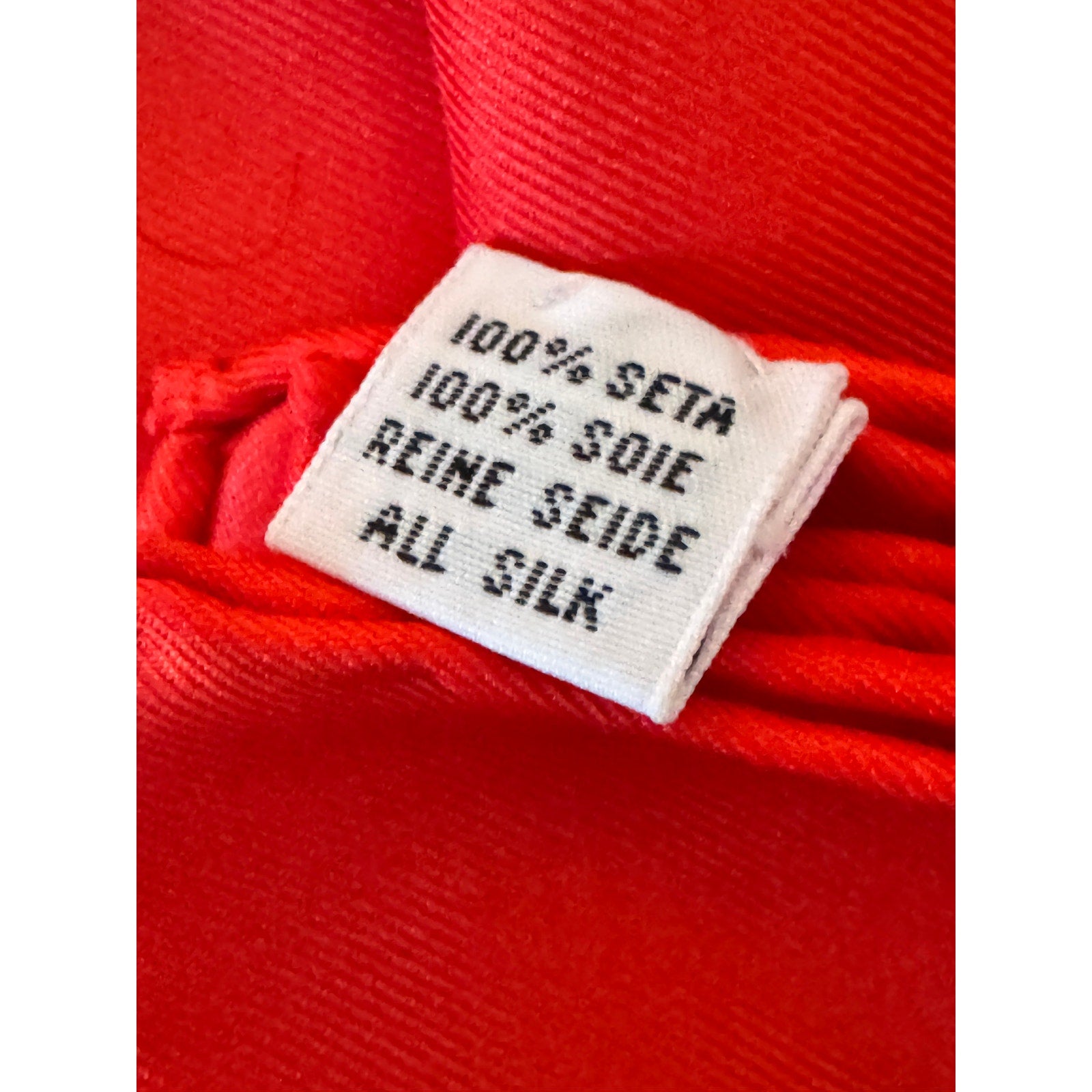 Hermès “Théières” Teapots Silk Scarf – Red Porcelain Print – Cathy Latham – 90 cm Hermès