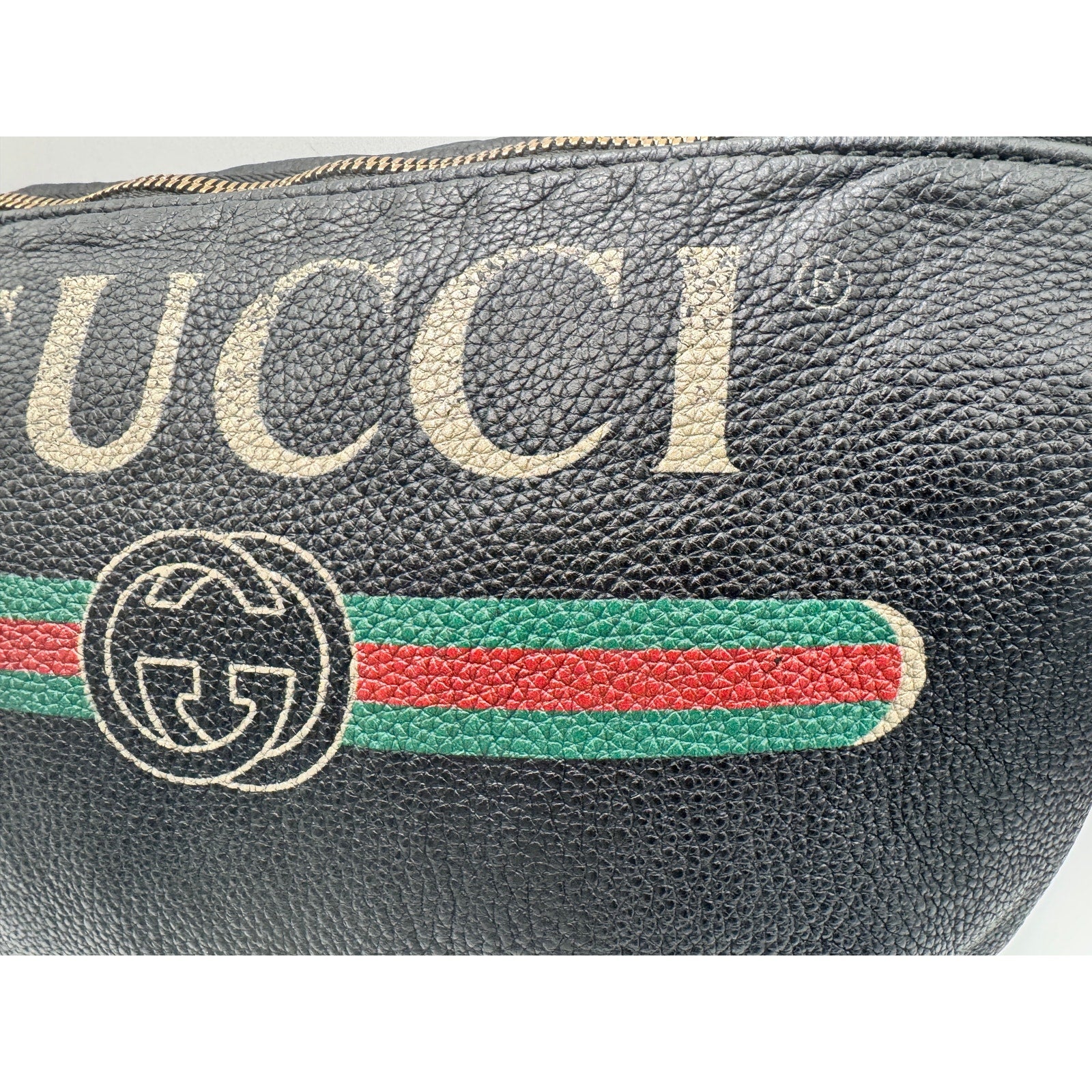Gucci Logo Belt Bag in Black Calfskin Leather – Medium Size Gucci