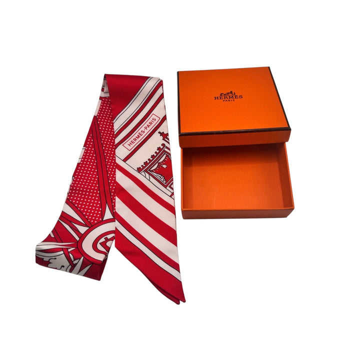 Hermès Silk Washington’s Carriage Twilly in Rouge, White & Black – With Box Hermès